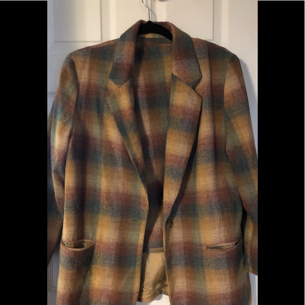 Requirement skirt suit for fall/winter